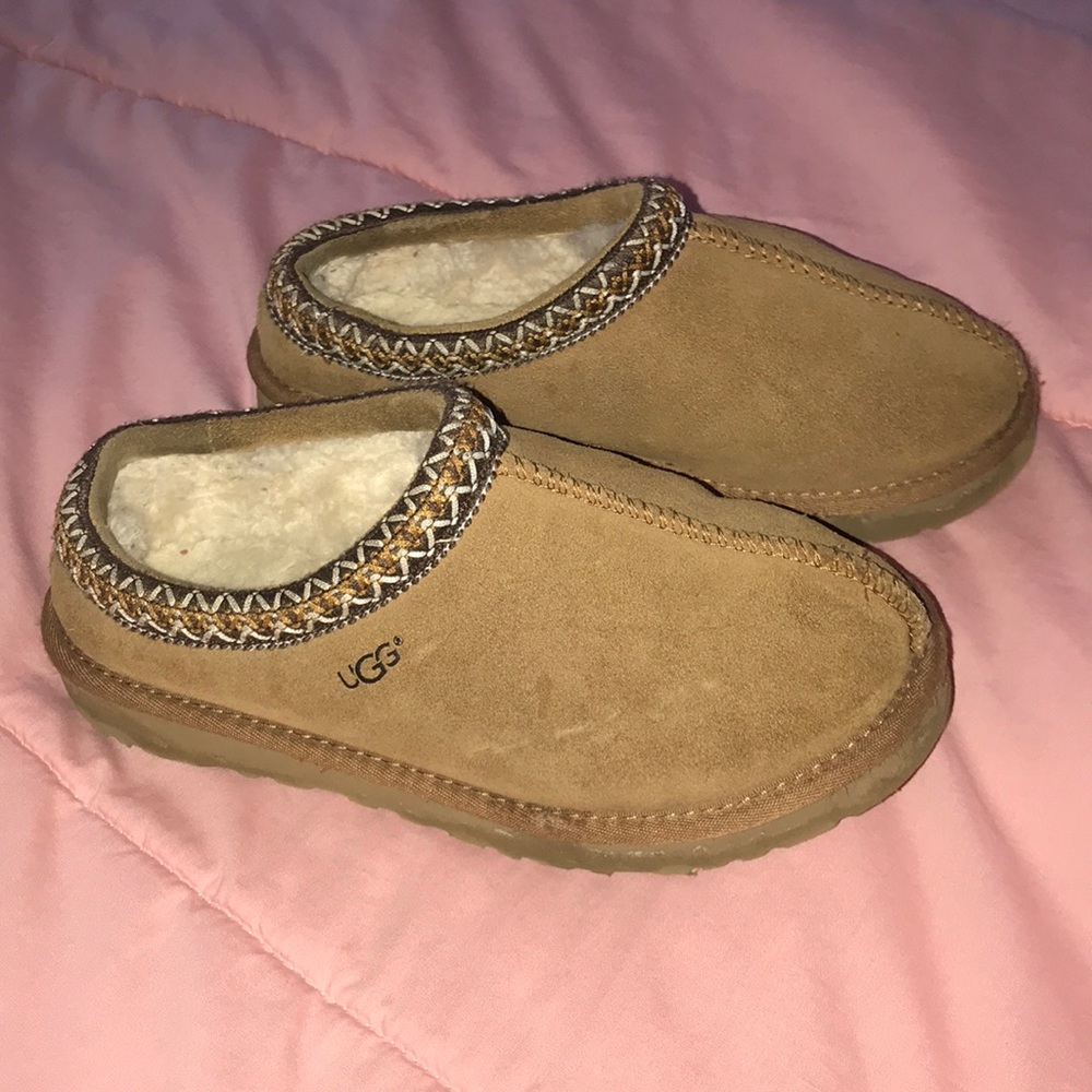 Chestnut slip on Uggs